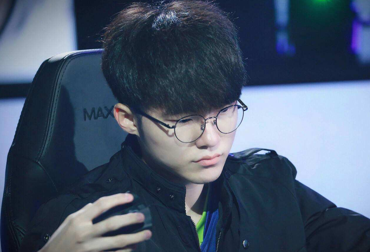 赛后群访Bin：我觉得Ale选手打得挺好的 希望能在季后赛再交手