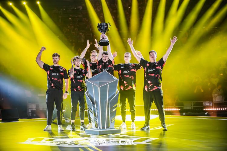 PSG.LGD专访：如何看待DOTA2国内青黄不接的现状